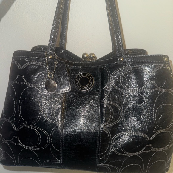 Coach RARE kiss lock Black Signature Tote Bag EUC